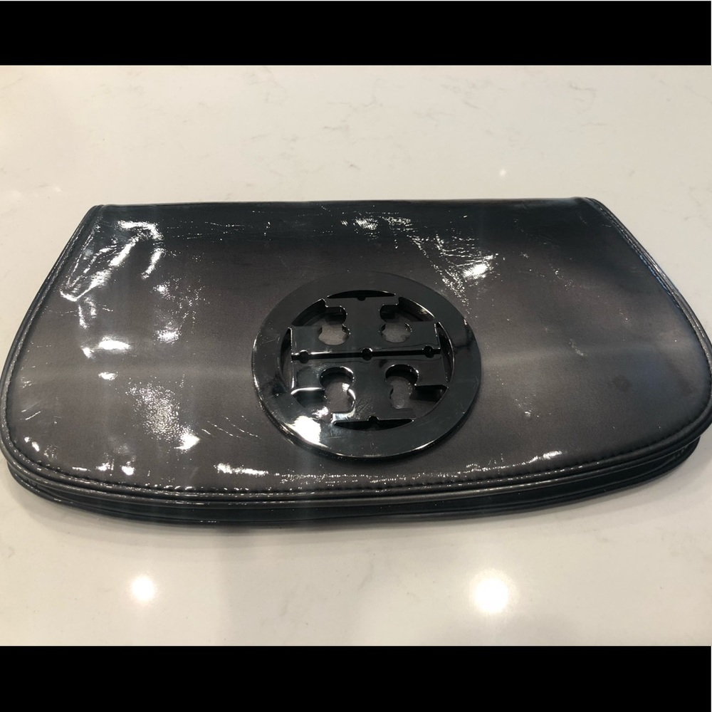 100 % authentic Tory Burch patent leather Clutch